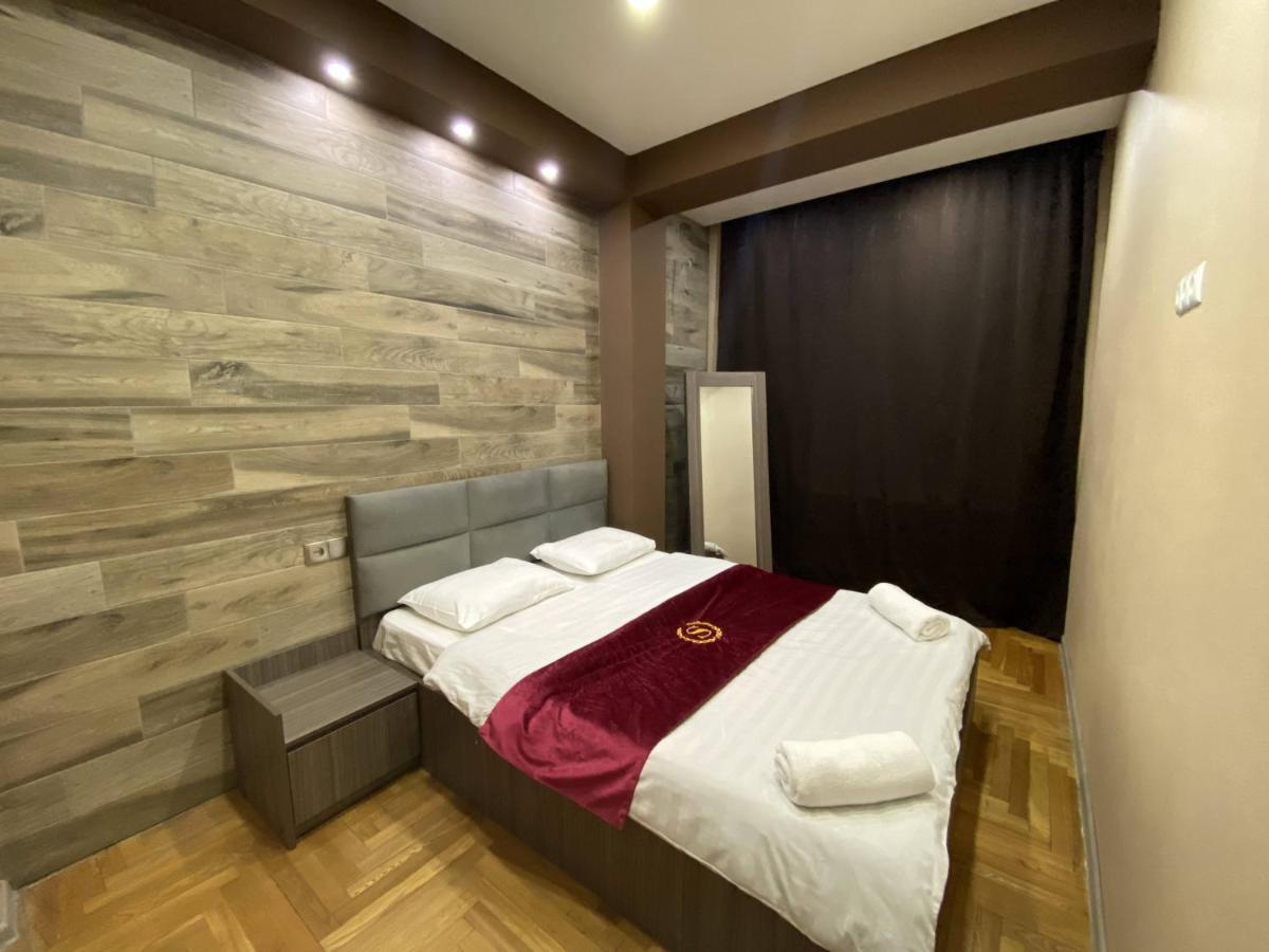 Superior Apartment On Kostava Tbilisi Ngoại thất bức ảnh