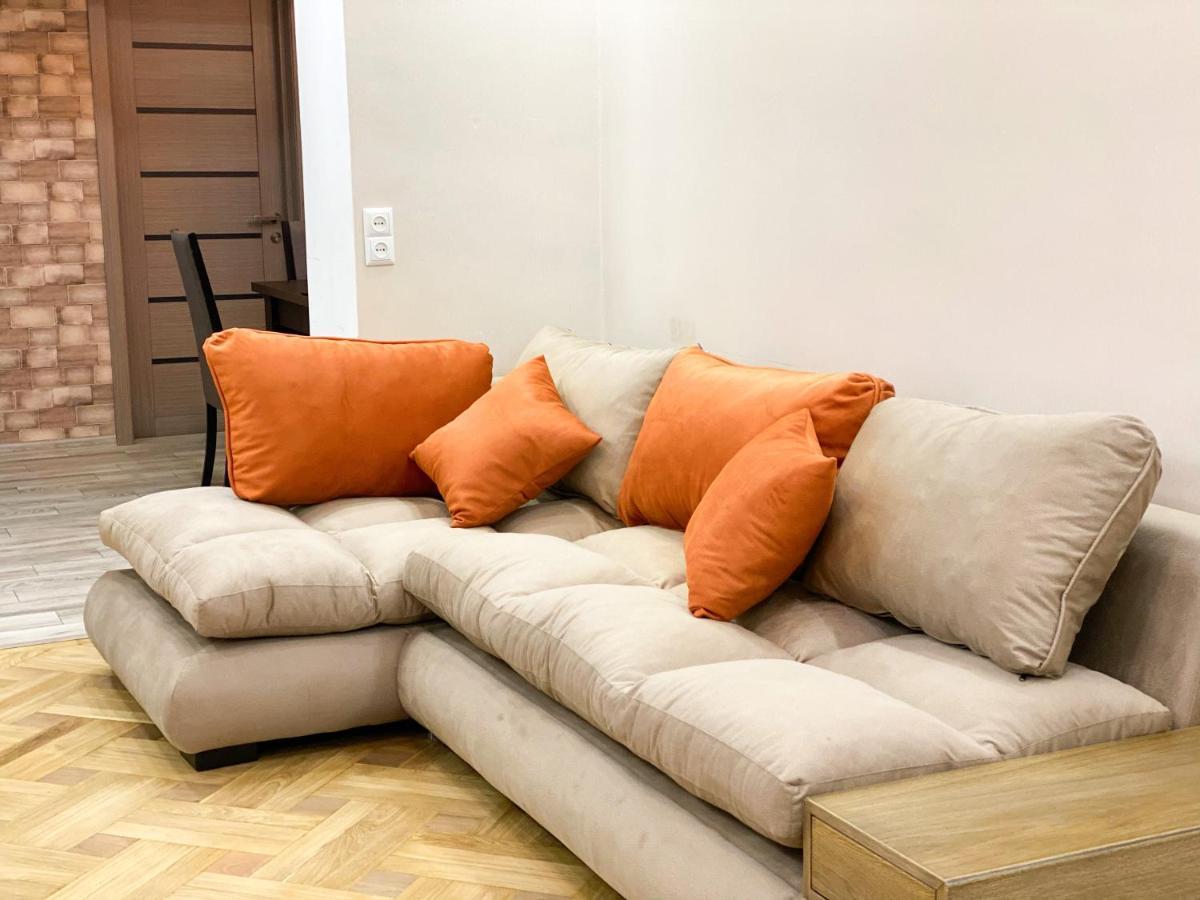 Superior Apartment On Kostava Tbilisi Ngoại thất bức ảnh