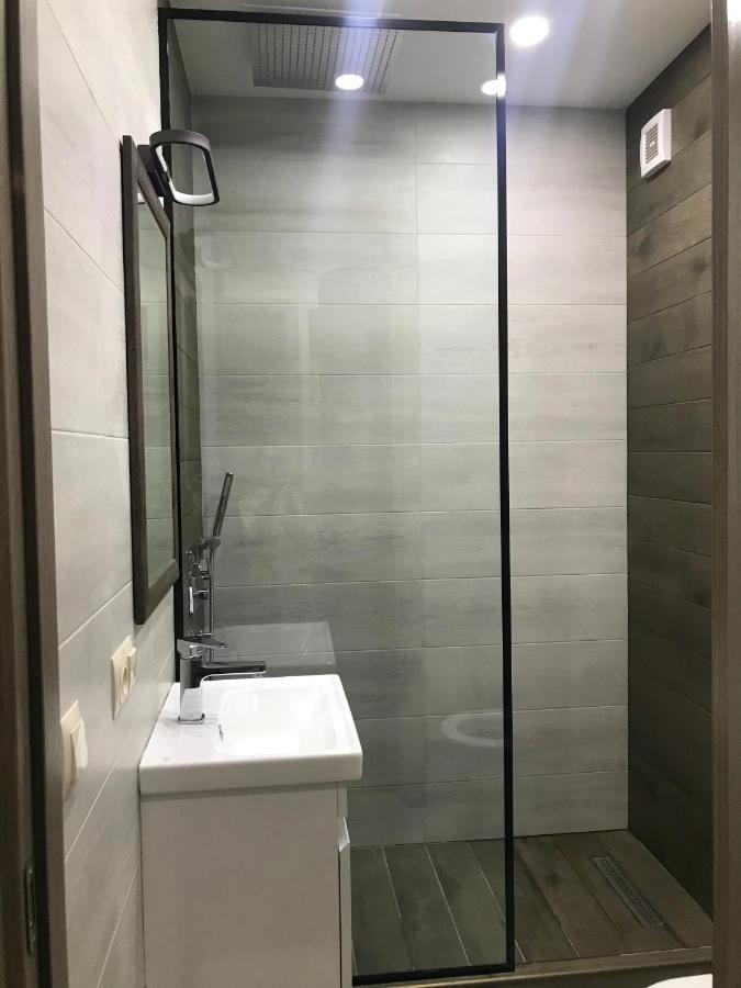 Superior Apartment On Kostava Tbilisi Ngoại thất bức ảnh