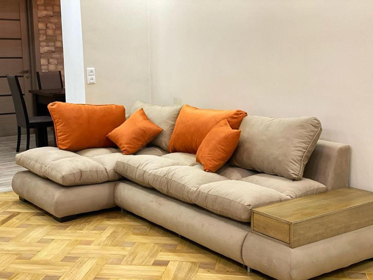 Superior Apartment On Kostava Tbilisi Ngoại thất bức ảnh